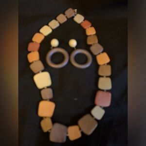 Beautiful Chunky Resin Necklace and Earring set